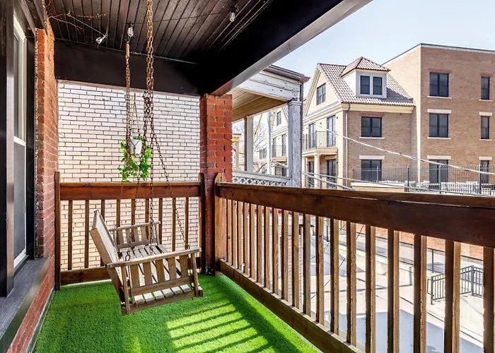 Jungle House Short North Downtown Free Parking - Steps To Convention Center & Nationwide Arena - 2br Luxury - Sleeps 8 - Over 5,800 Five Star Сasa de vacaciones